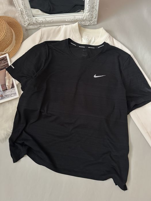 Женская черная футболка Nike размер L