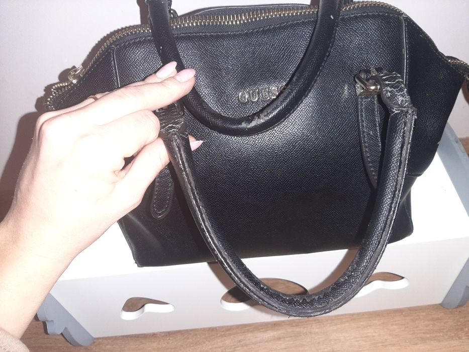 Pojemna torebka guess czarna