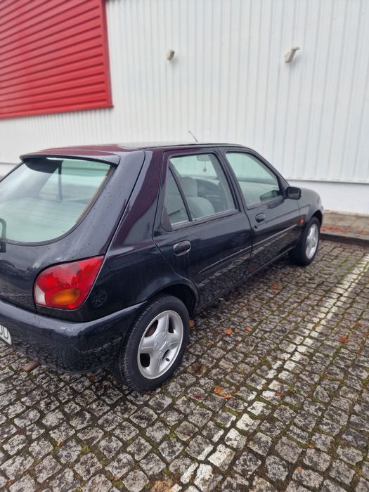 Ford Fiesta  1.25 Gasolina |  130.000 km | Bom Estado