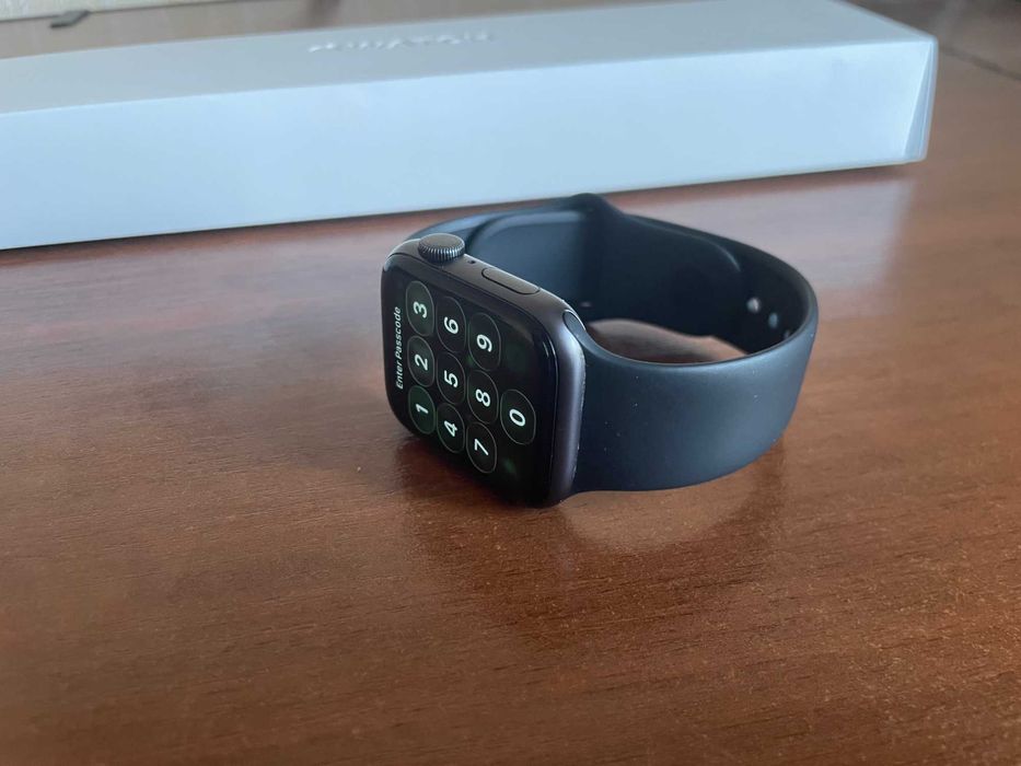 Apple Watch 6 (44mm) Space Gray ИДЕАЛ + 5 ремешков + защитные пленки