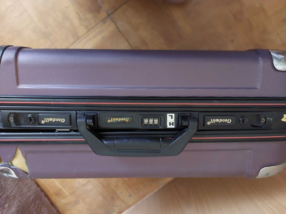 Чемодан на запчастини