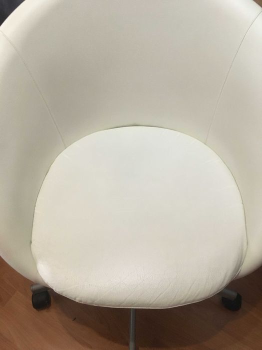 Cadeia Branca Ikea modelo Skruvsta