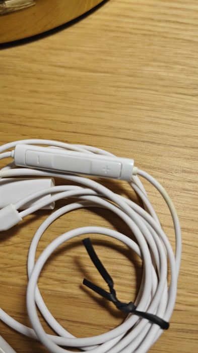 Fones Huawei com fio nunca usados