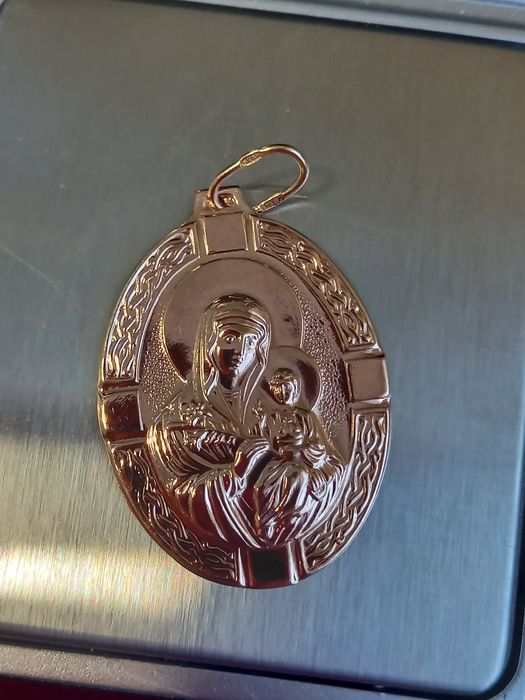 Золота підвіска,хрестик.