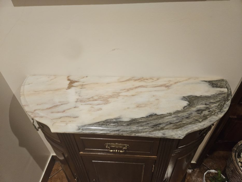 Sapateira em nogueira