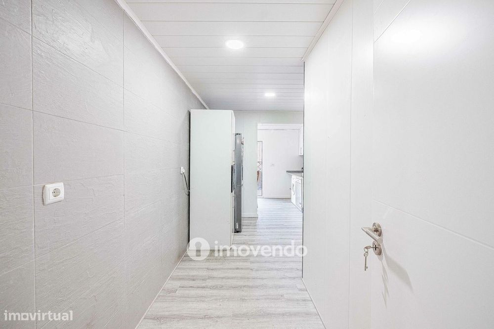 Apartamento T1+1, com logradouro grande, em Odivelas