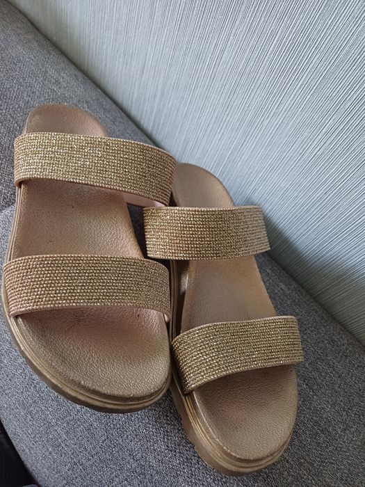 Klapki beżowo-złote rozm.38