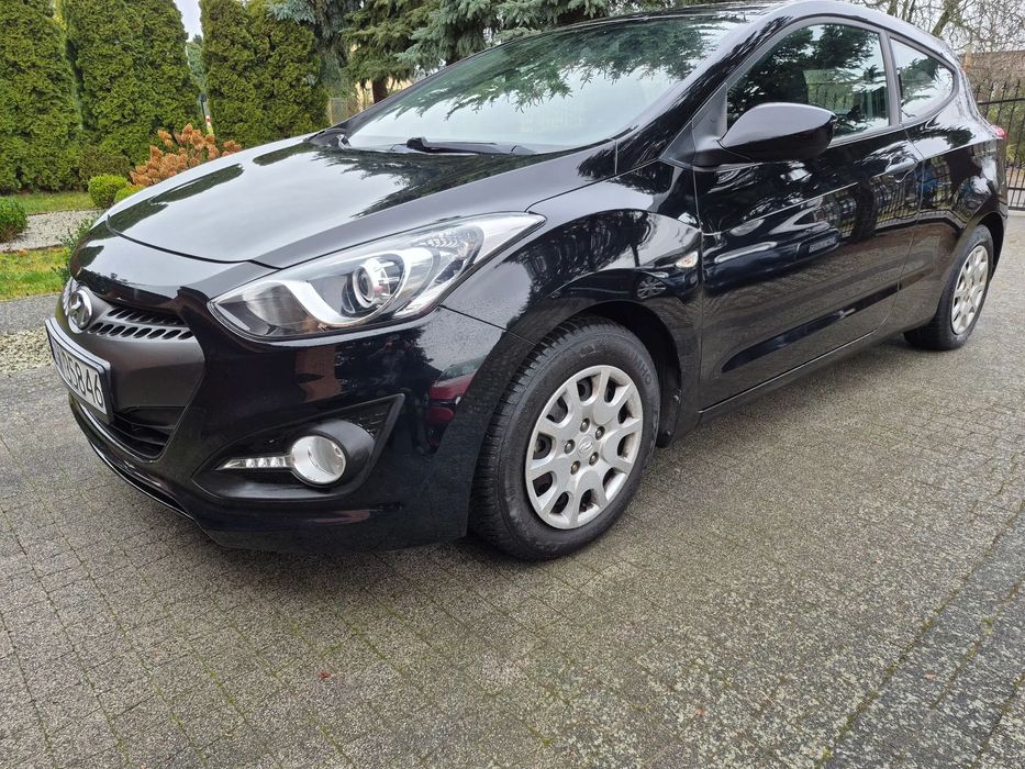 Hyundai I30 Sprowadzony, zarejestrowany, przegląd na rok, mały przebieg.