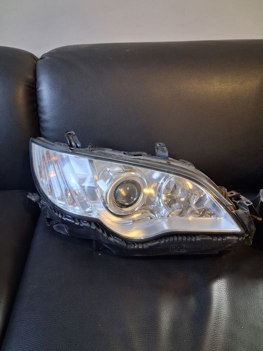 Lampa subaru legacy outback 2008r