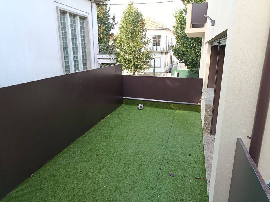 T1 com avançado relvado Palheiros 7 min Universidade/Castelo