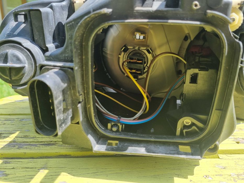 AUDI A3 8P (03-08)- LAMPY przednie przód LEWA i PRAWA oryginalne AL