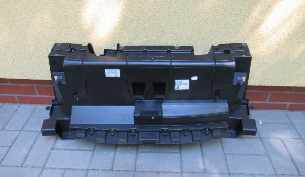 PEUGEOT PARTNER 2018 - wspornik atrapy