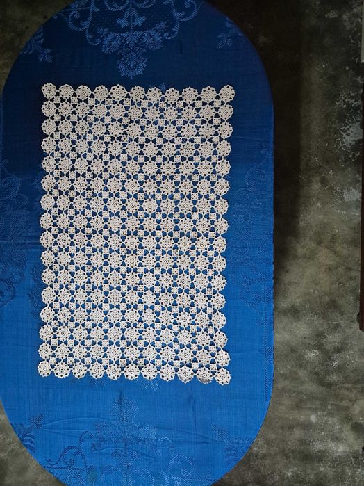 Naperon antigo em crochê manual