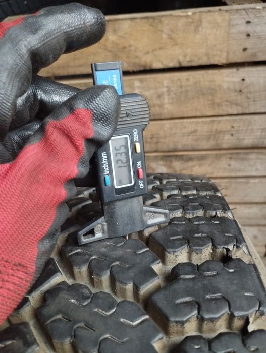 Шини 215/75/17.5 Uniroyal