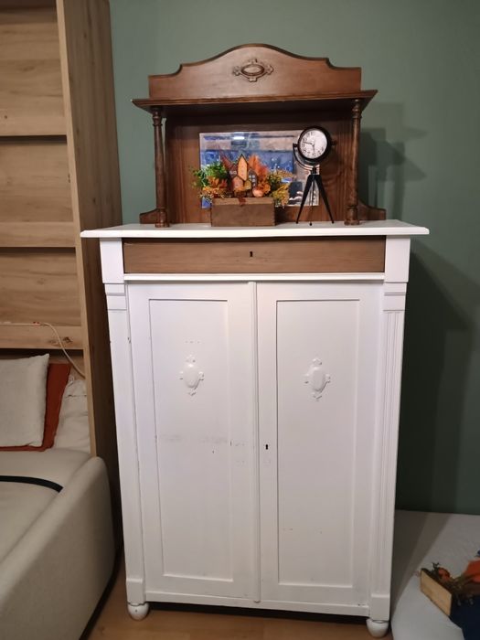 Bieliźniarka stara drewniana szafka