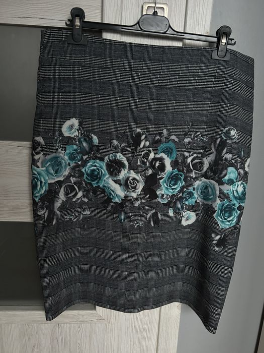 Spódnica ołówkowa rozmiar 48