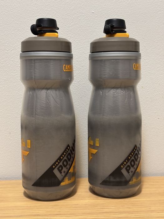 2x bidon rowerowy z izolacją CamelBak Podium Insulated Dirt 620ml