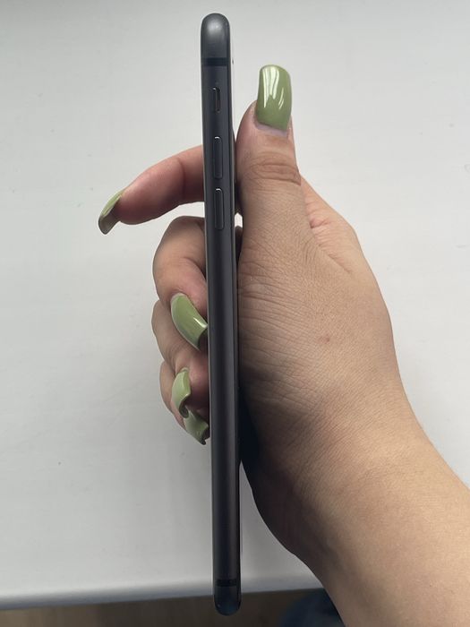 Телефон Iphone 8+ 64гб