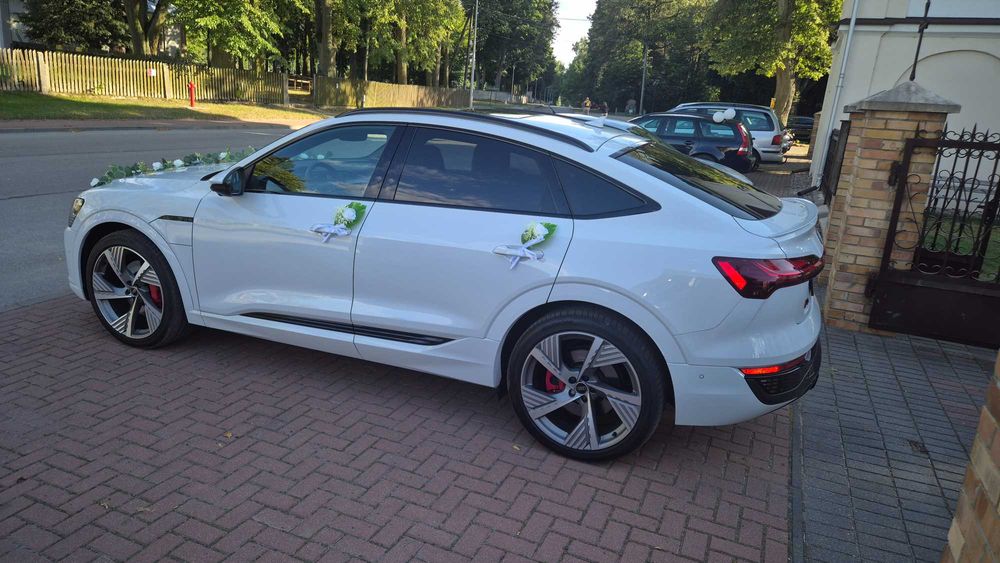 Auto do ślubu Audi Q8 Etron zdalne sterowanie