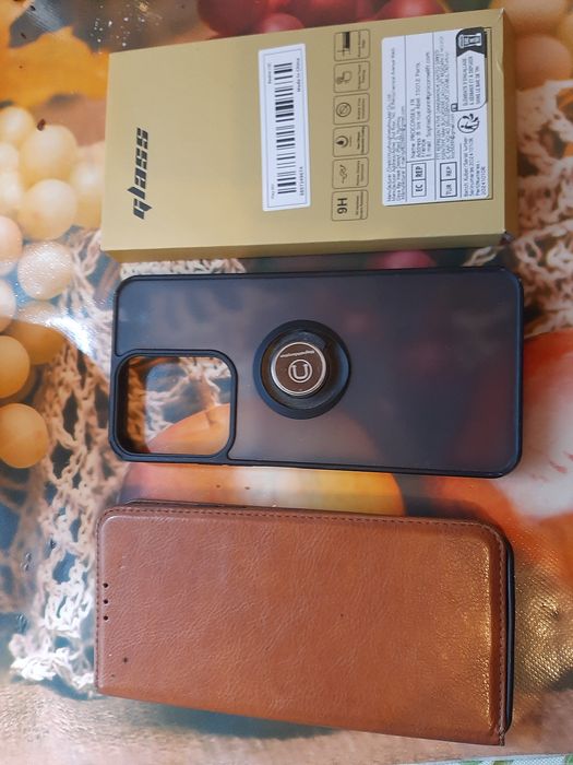 Продам чехлы и защитные стекла на Redmi 13 C