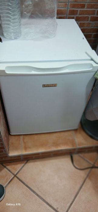 A Geladeira esta impecável.