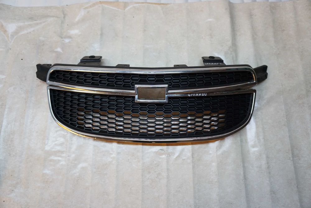 Решітка радіатора Chevrolet Orlando\Шевроле Орландо