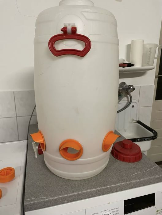 Comedouro automatico para aves | Ler descrição