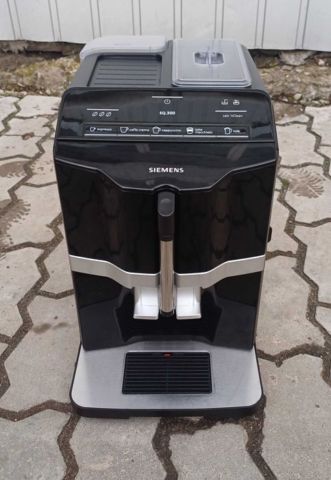 Кавомашина кавоварка Сіменс SIEMENS EQ300 TF301E19 чорна Germany