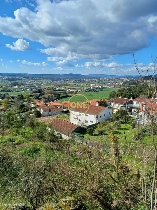 Terreno de construção em Lemenhe