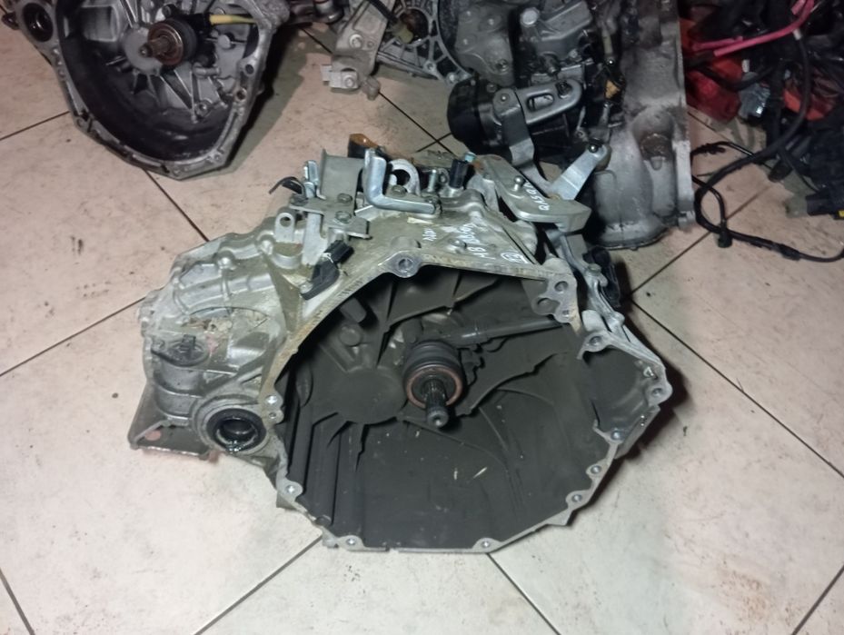 Caixa velocidades Nissan qasqhai 1.6 DCI j10