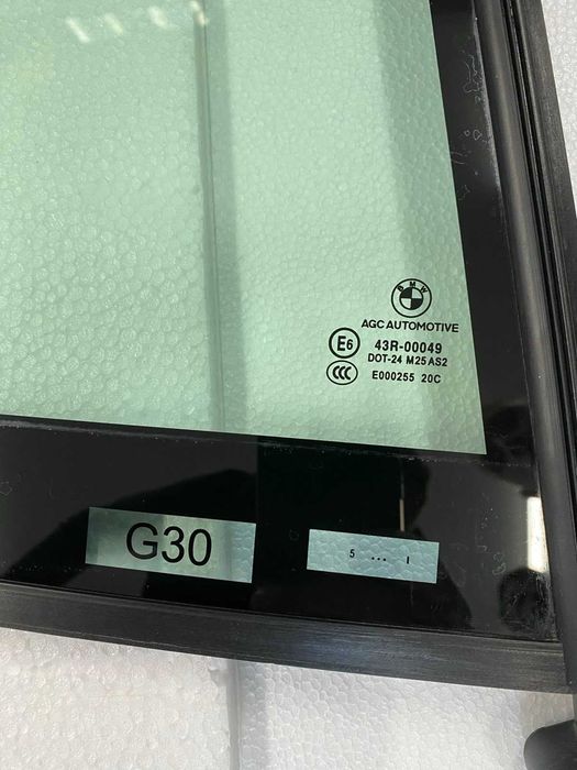 Оригінальне скло на Bmw 5 серії в кузові G30