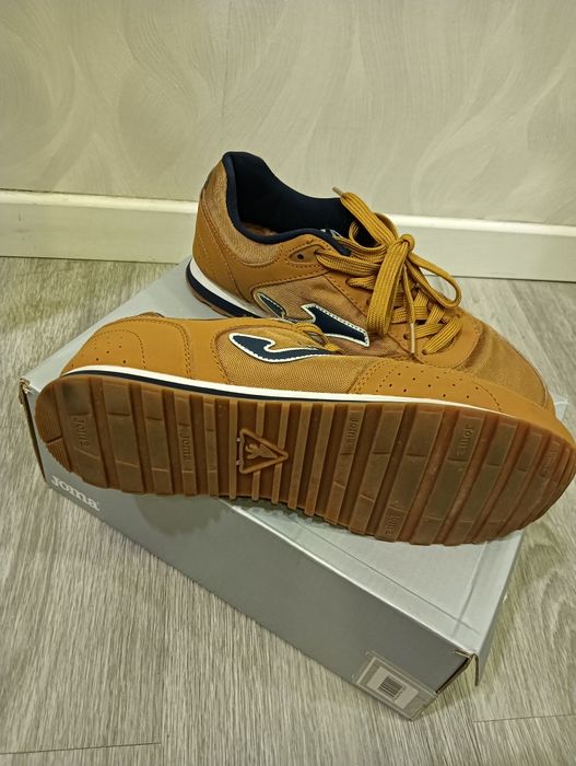 Sapatilhas marca Joma (Homem) 41