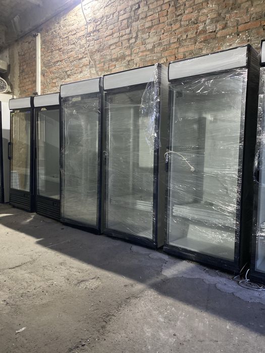 Холодильник витрина Вертикальный узкий холодильный шкаф Кондитерский к