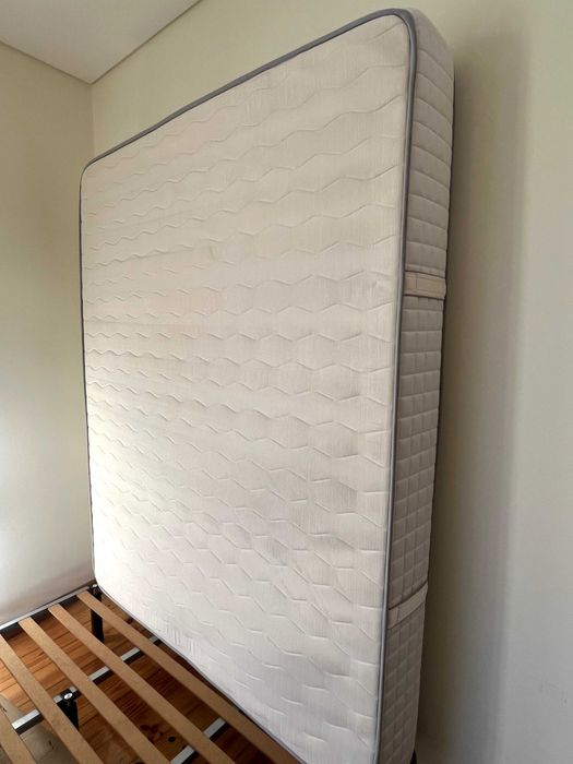 Colchão Queen Size Infinity Pocket em ótimo estado