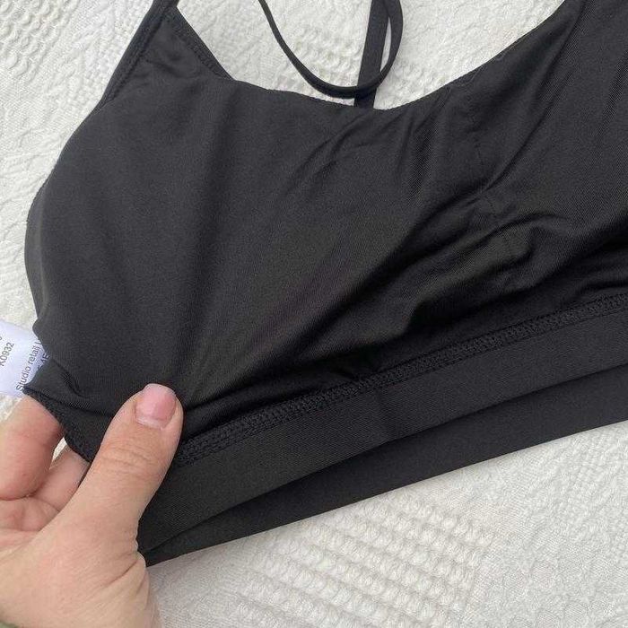 Топ  черный  в идеале  16-18 размер