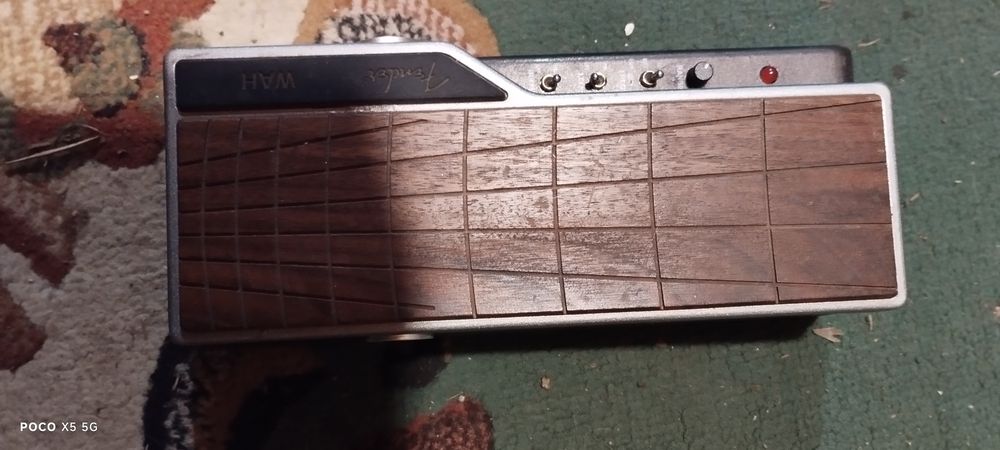 Fender wah tread-light