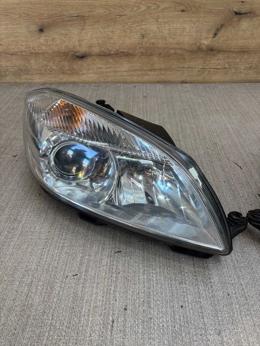 Lampa/reflektor przedni lewy, prawy skoda fabia II lift