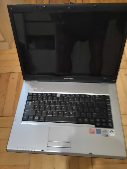 Ноутбук самсунг  р 60 плюс  и сенс р 470. + диск ХДД 160 ггб. Вин 10