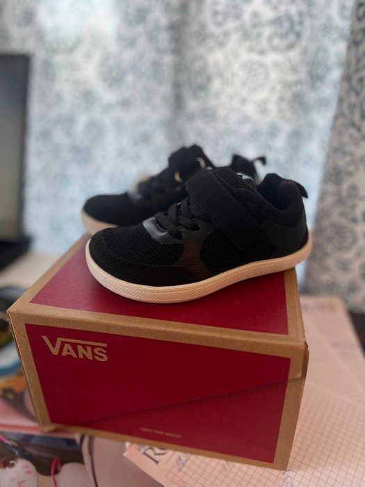 Nowe dziecięce buty sportowe 25 – szeroka stopa, wygodne i stylowe