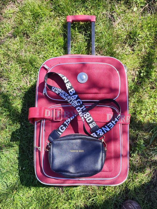 Валіза жіноча в хорошому стані