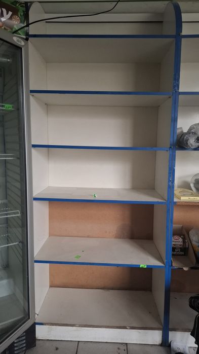 Стелажі торговий