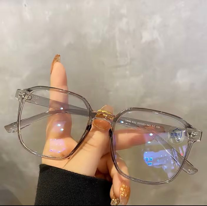 Szare okulary damskie