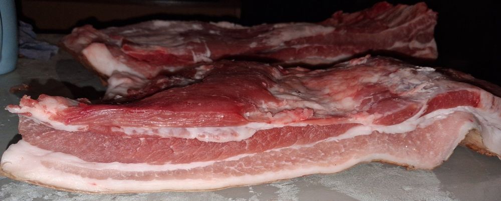 Продам свиней м'ясного напрямку  живою вагою (трьохпородний гібрид)
Се