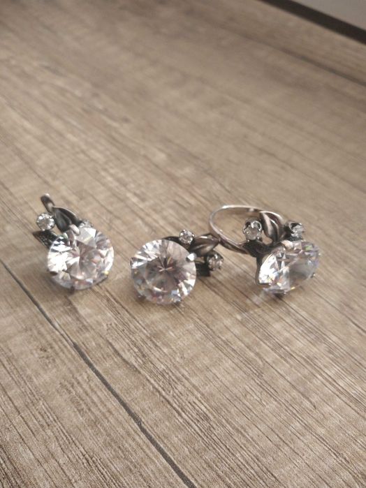 Срібний гарнітур