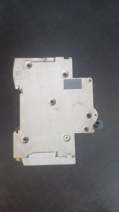 Disjuntor Merlin Gerin C60H C16 com módulo diferencial Vigi C60