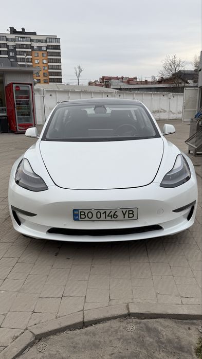 Tesla Model 3 2020 long range dual motors ( x , y , s )