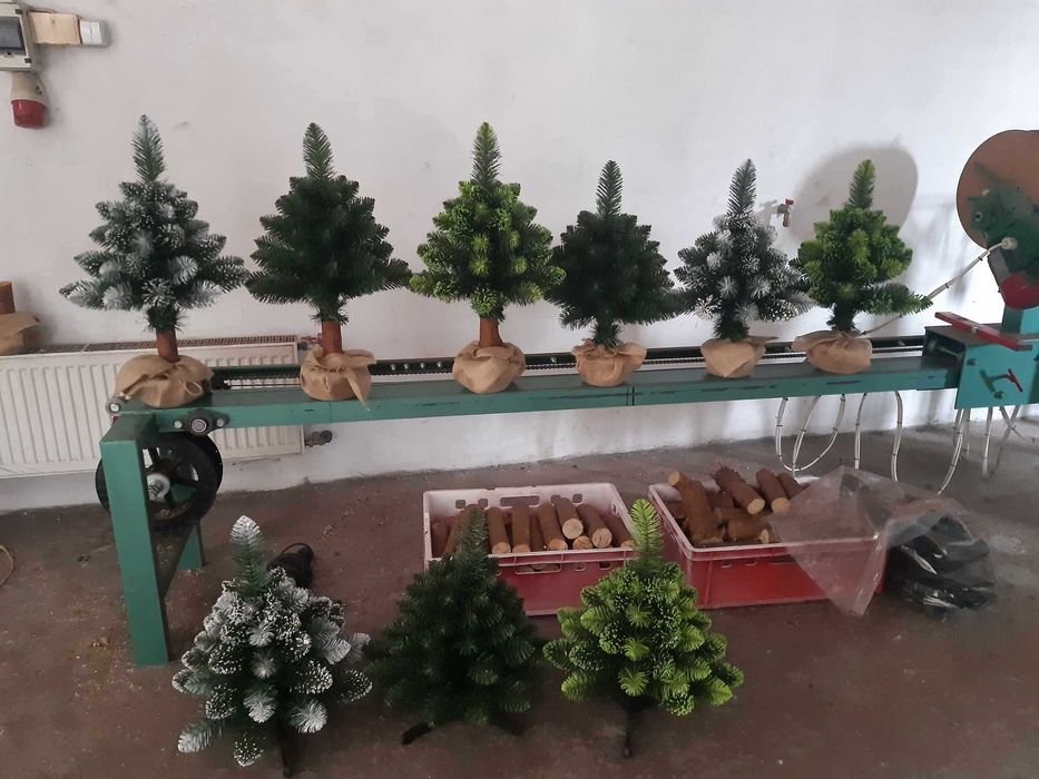 Mini Choinka Sztuczna na pniu 70cm Ośnieżona Producent