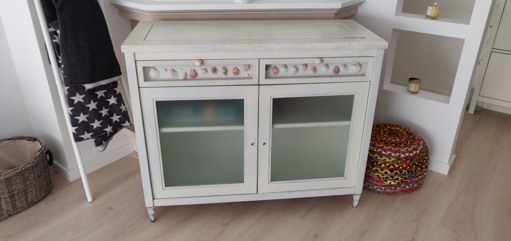 Móvel de Duas Portas Vintage