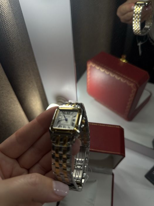 Часы женские Cartier 27  мм Кварцевые