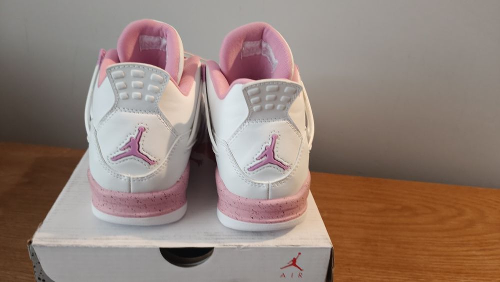Nike Air Jordan Retro 4